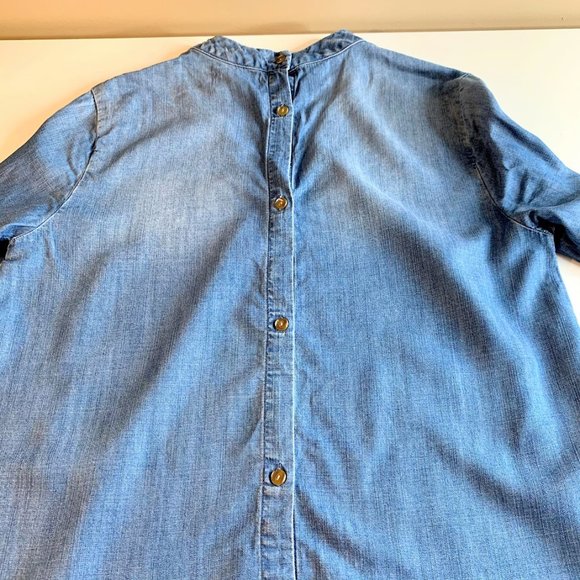Anthro Cloth & Stone Chambray Button Back Top - M - Picture 7 of 8